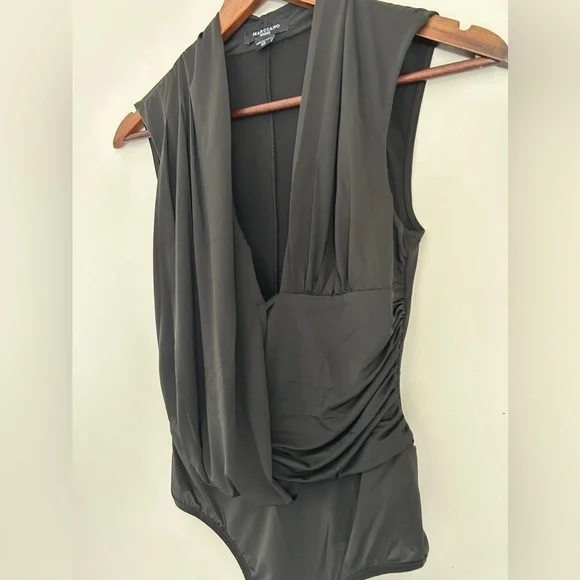 GUESS by Marciano Sleeveless Bodysuit with plunging neckline 🌚🖤 - Picture 5 of 8